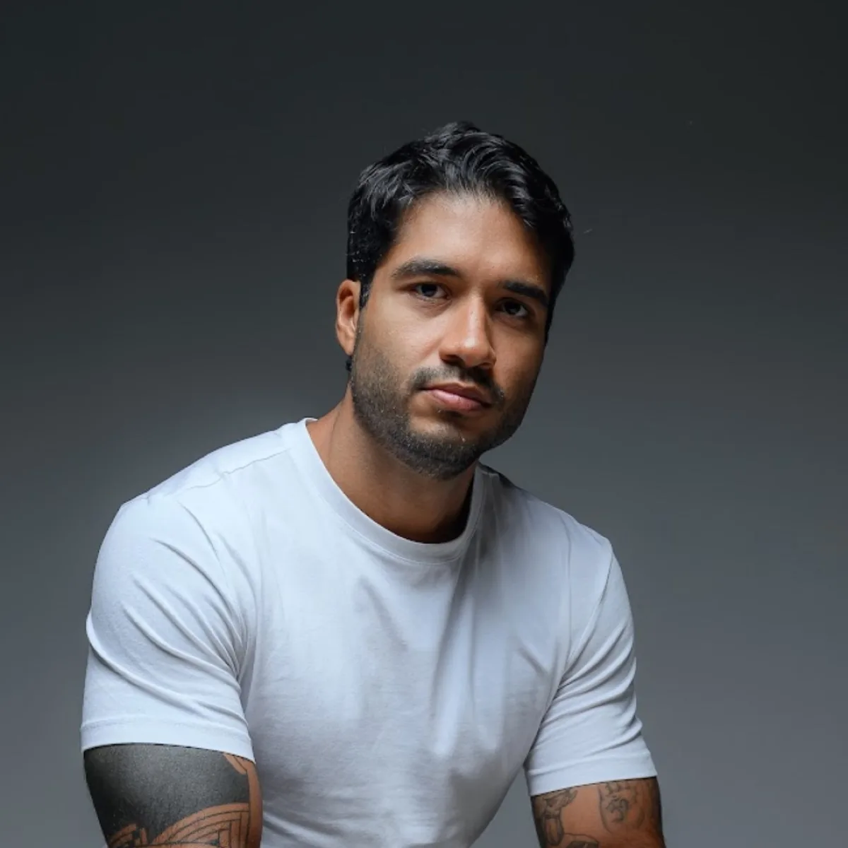 Retrato do Rafa Verçosa, cofundador da Retiros com Propósito e facilitador do Prumo